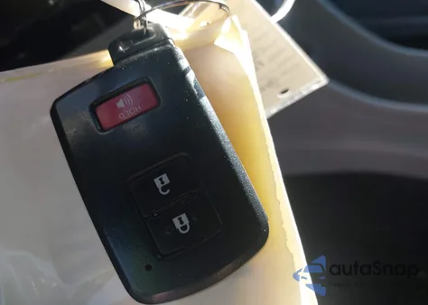 2017 Toyota Prius V Three z USA, uszkodzony, nr VIN JTDZN3EU4HJ063047